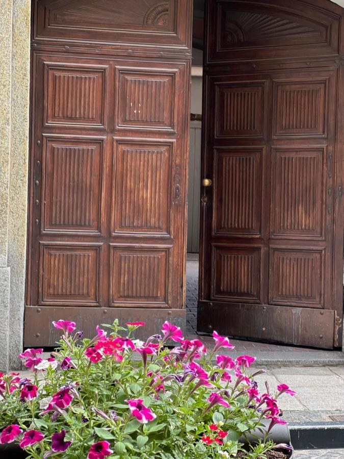 Appartamento In Centro Storico "La Casa Di Cri" Asti Kültér fotó